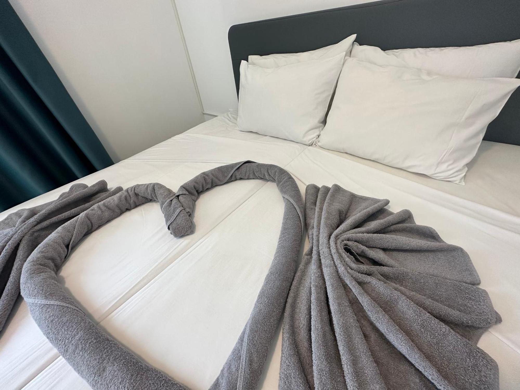 Sun Plaza Suites - Adults Only ไอยานาปา ภายนอก รูปภาพ