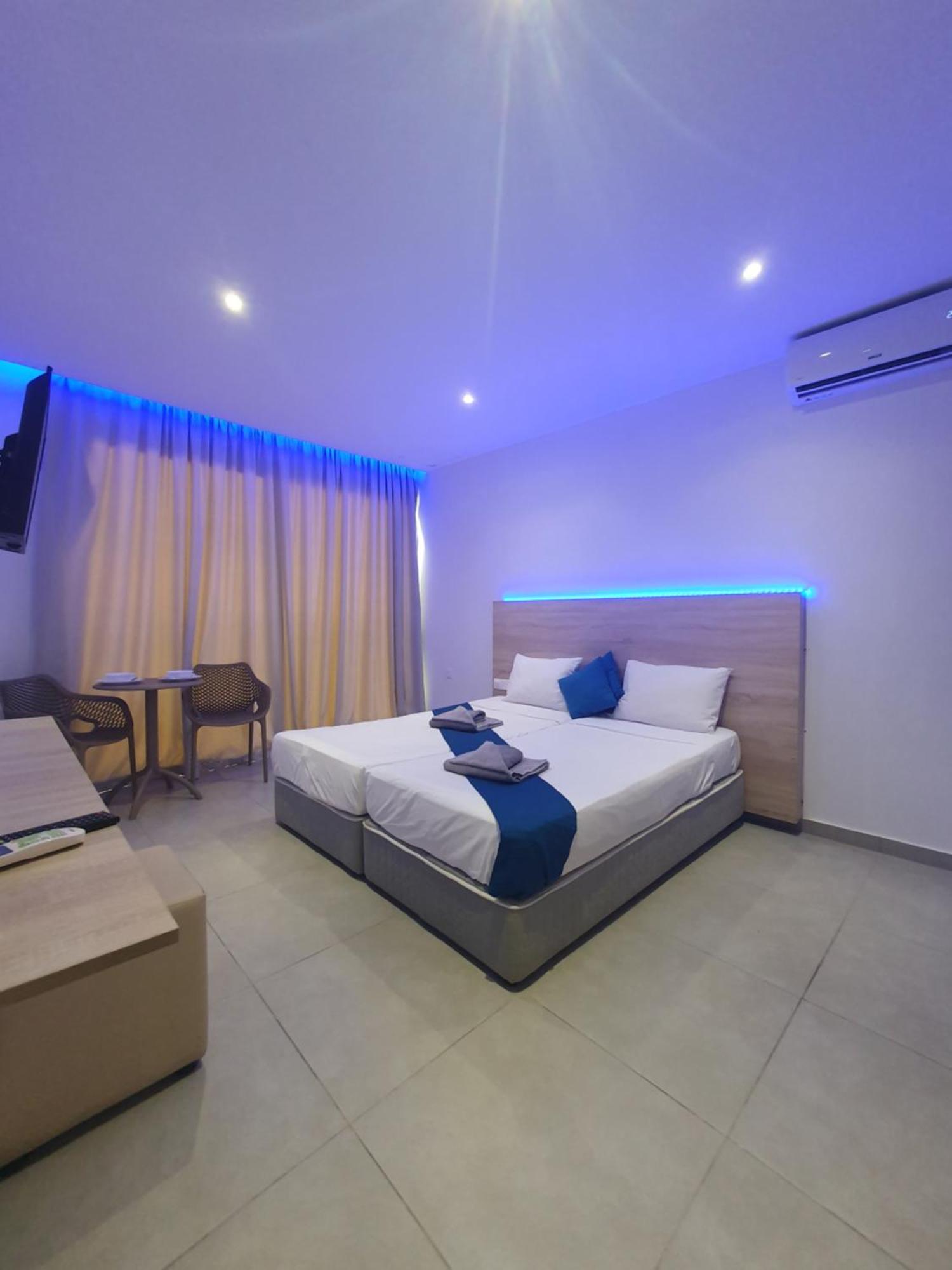 Sun Plaza Suites - Adults Only ไอยานาปา ภายนอก รูปภาพ
