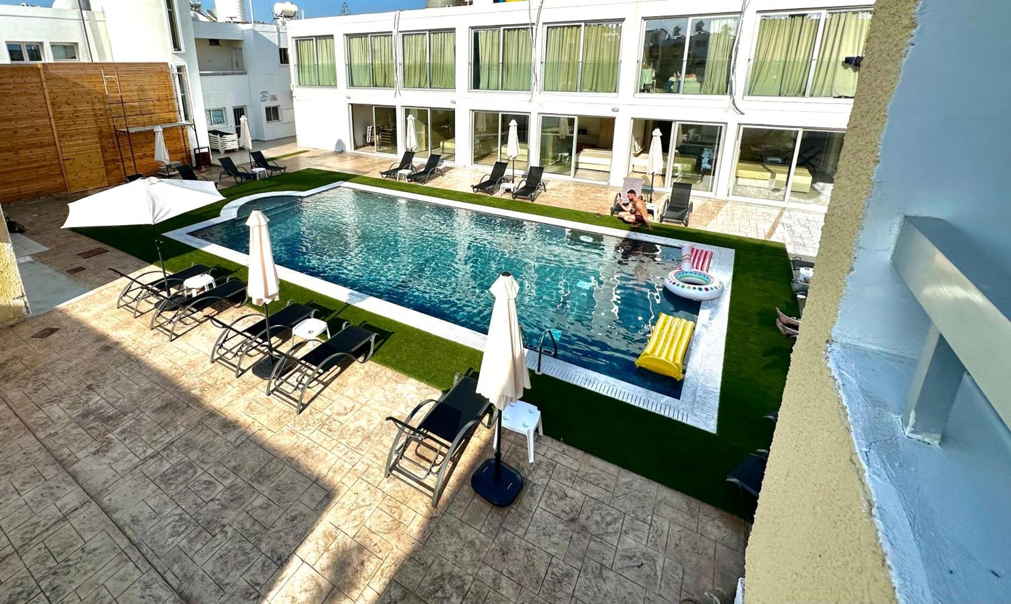 Sun Plaza Suites - Adults Only ไอยานาปา ภายนอก รูปภาพ