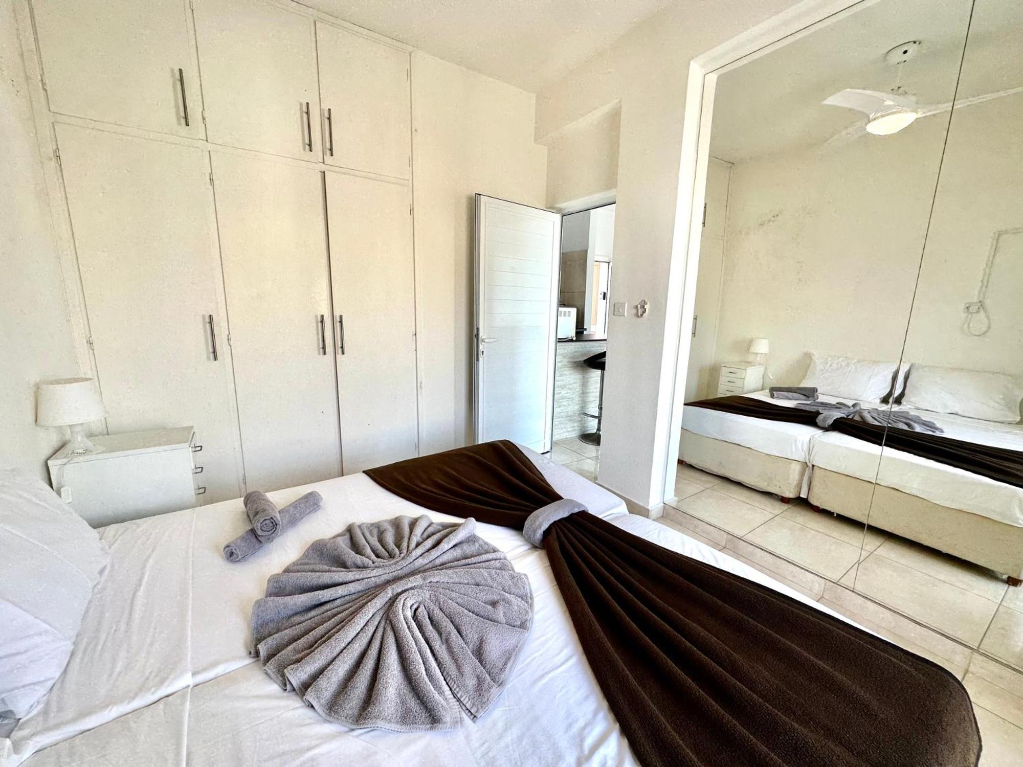 Sun Plaza Suites - Adults Only ไอยานาปา ภายนอก รูปภาพ