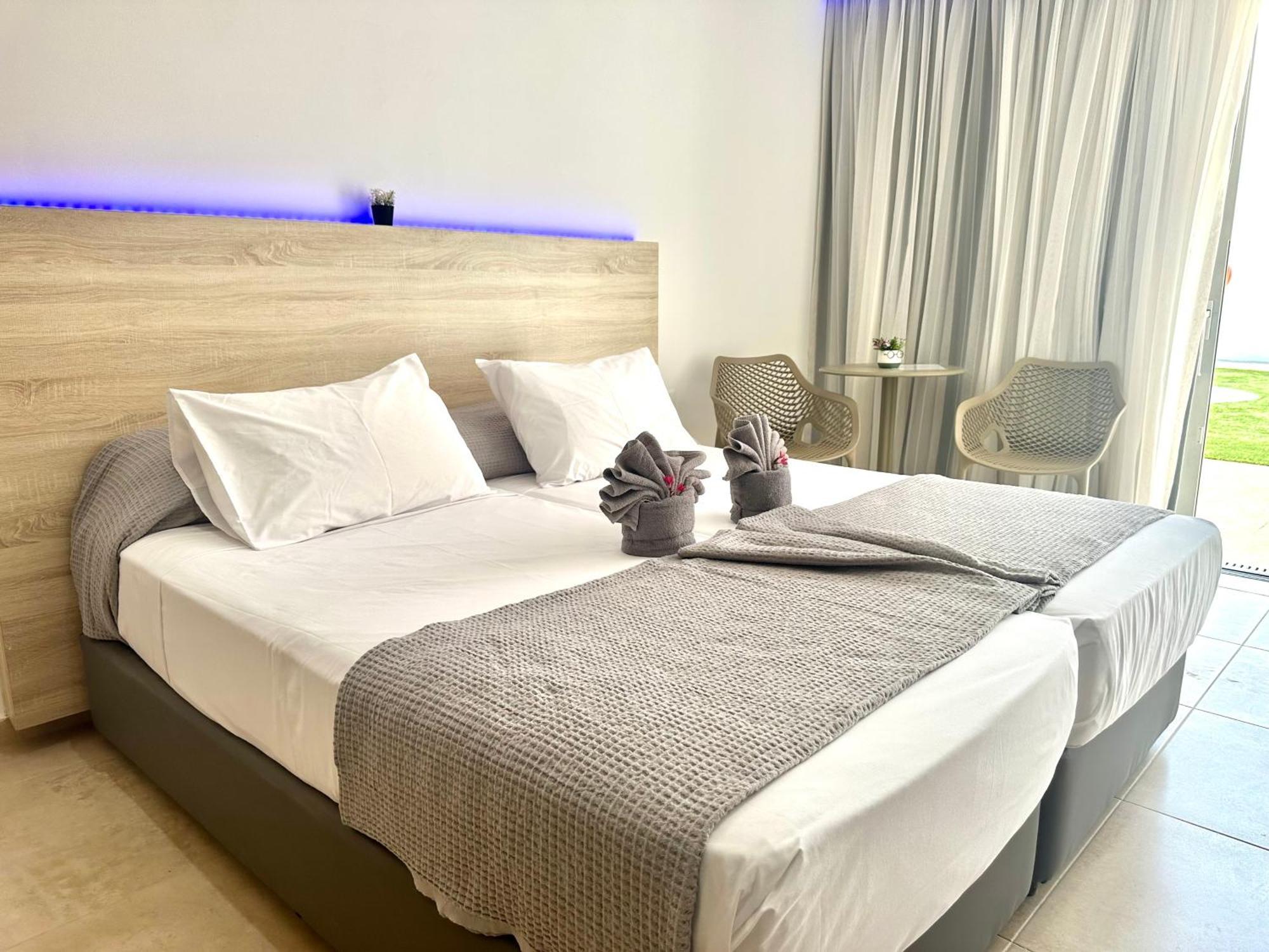 Sun Plaza Suites - Adults Only ไอยานาปา ภายนอก รูปภาพ